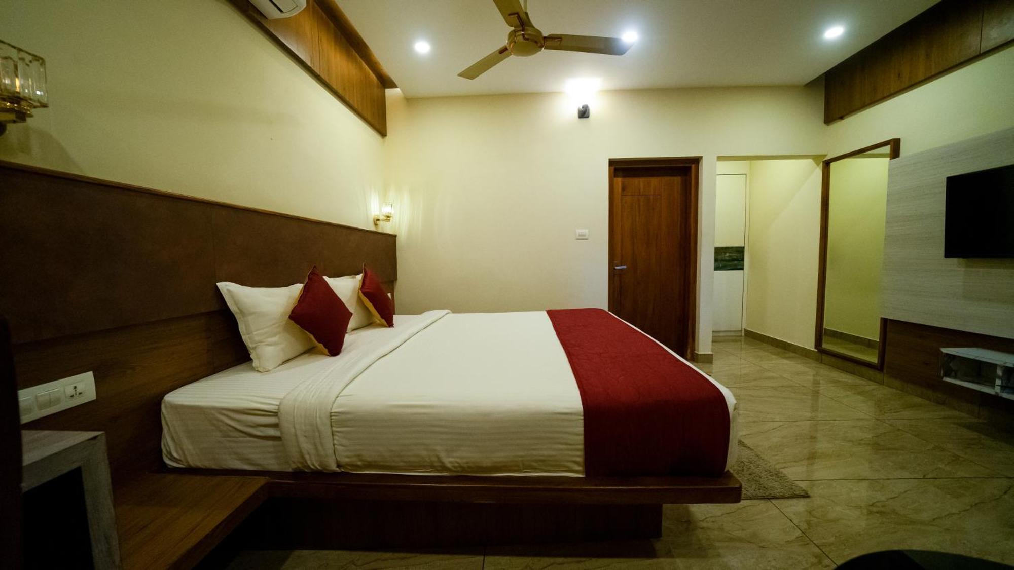 Vythiri Holiday Resort, Wayanad エクステリア 写真
