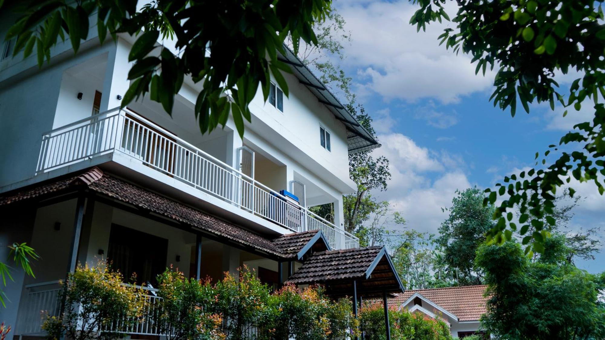 Vythiri Holiday Resort, Wayanad エクステリア 写真
