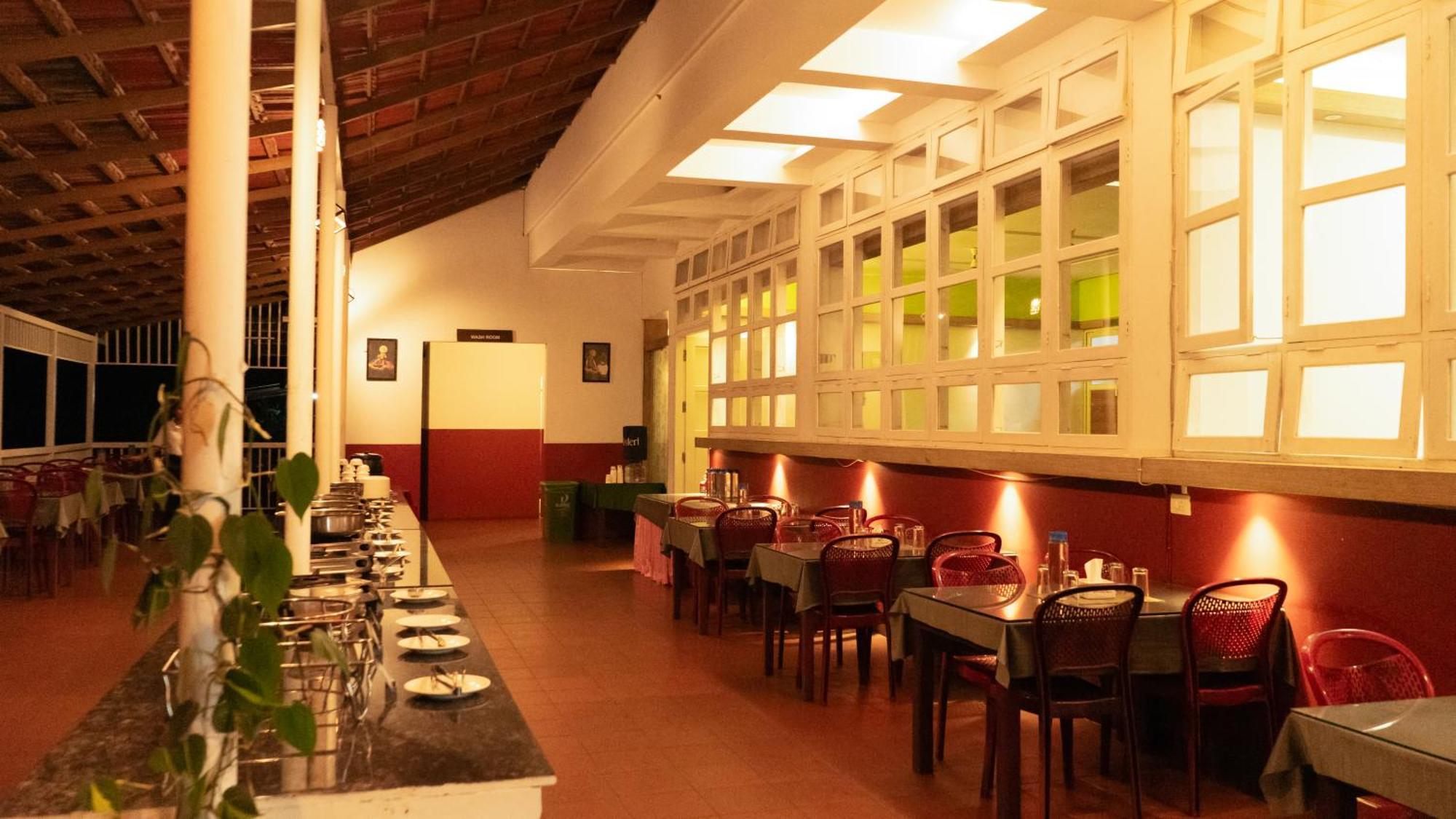 Vythiri Holiday Resort, Wayanad エクステリア 写真