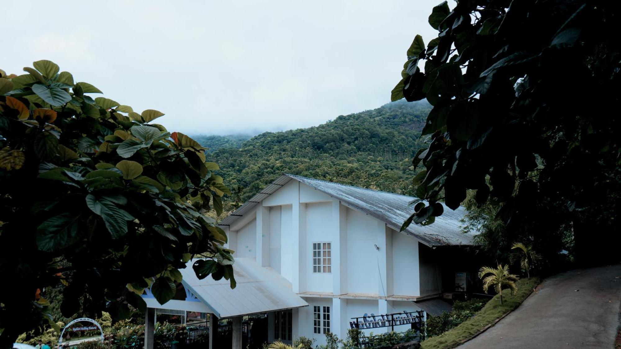 Vythiri Holiday Resort, Wayanad エクステリア 写真